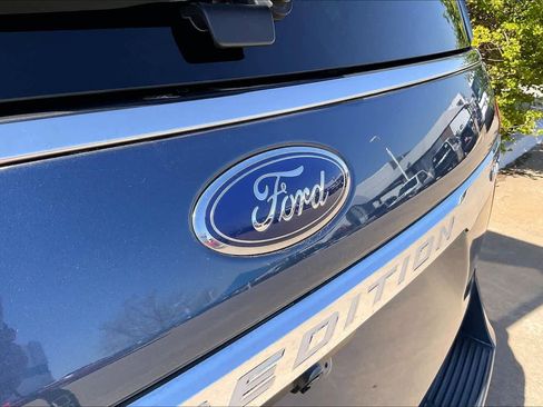 Used 2019 Ford Expedition Max XLT image 30