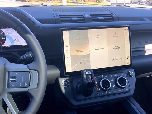 New 2026 Land Rover Defender 110 S image 6