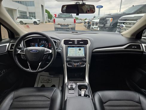 Used 2017 Ford Fusion SE w/ Equipment Group 201A FWD image 26
