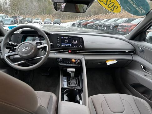 Certified 2025 Hyundai Elantra Blue image 12