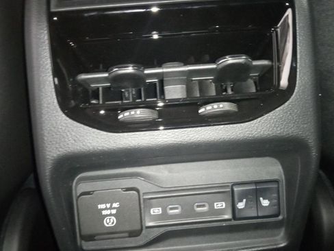 New 2026 Jeep Grand Cherokee Limited image 11