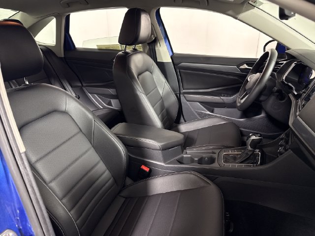 Used 2022 Volkswagen Jetta SE FWD image 14