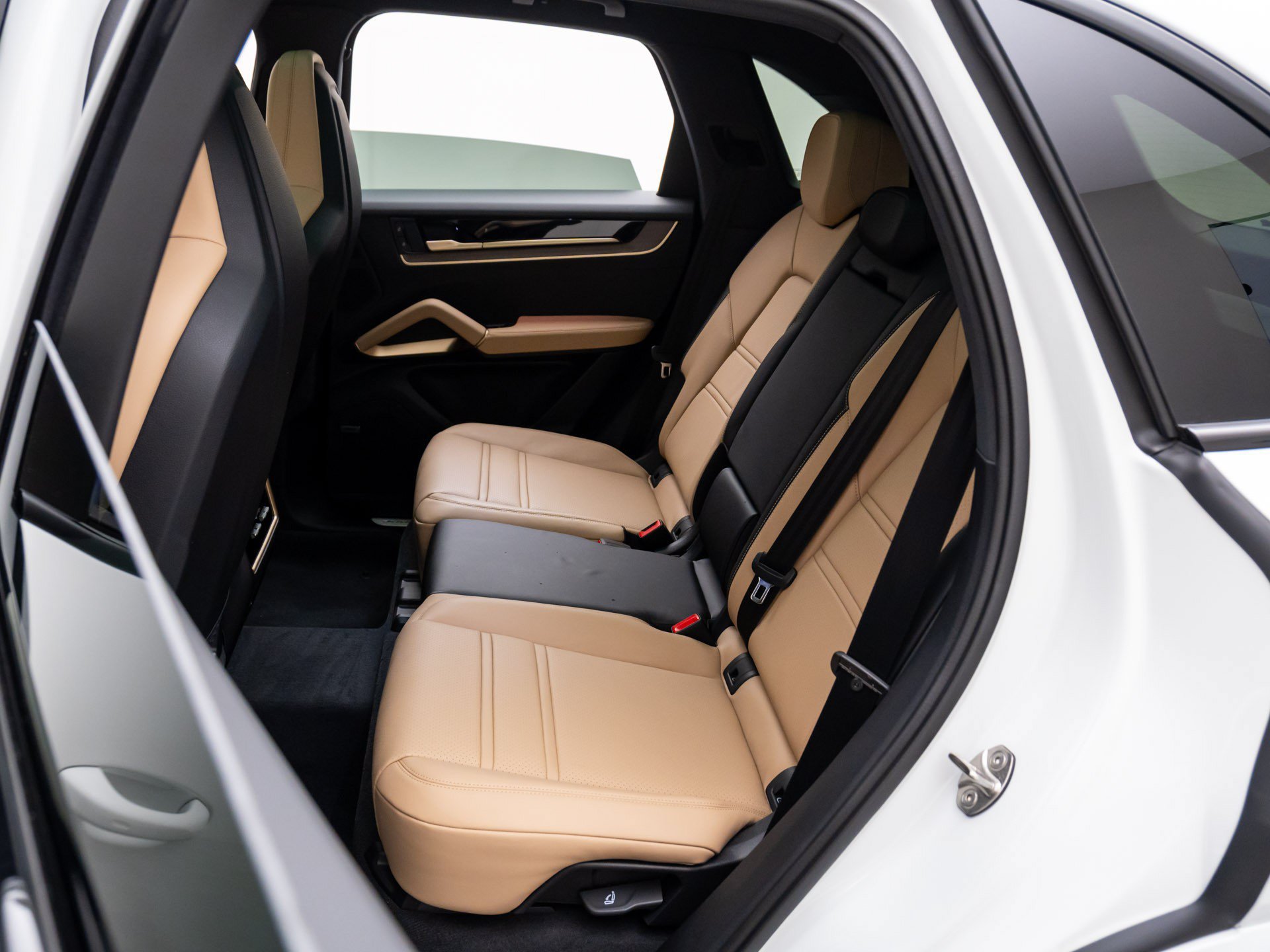 Certified 2026 Porsche Cayenne AWD/4WD image 17