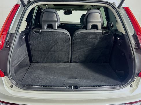 Used 2023 Volvo XC90 B6 Plus AWD/4WD image 32