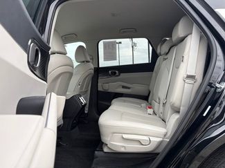 Used 2025 Kia Sorento S video 4