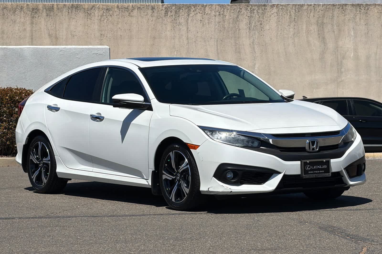 Used 2017 Honda Civic Touring image 5