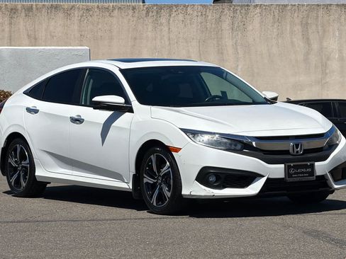 Used 2017 Honda Civic Touring image 5