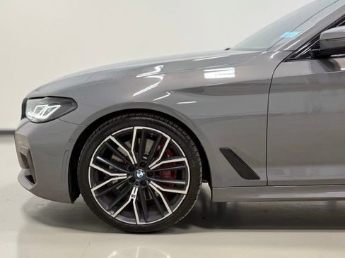 Used 2021 BMW M550i xDrive w/ Executive Package image 17