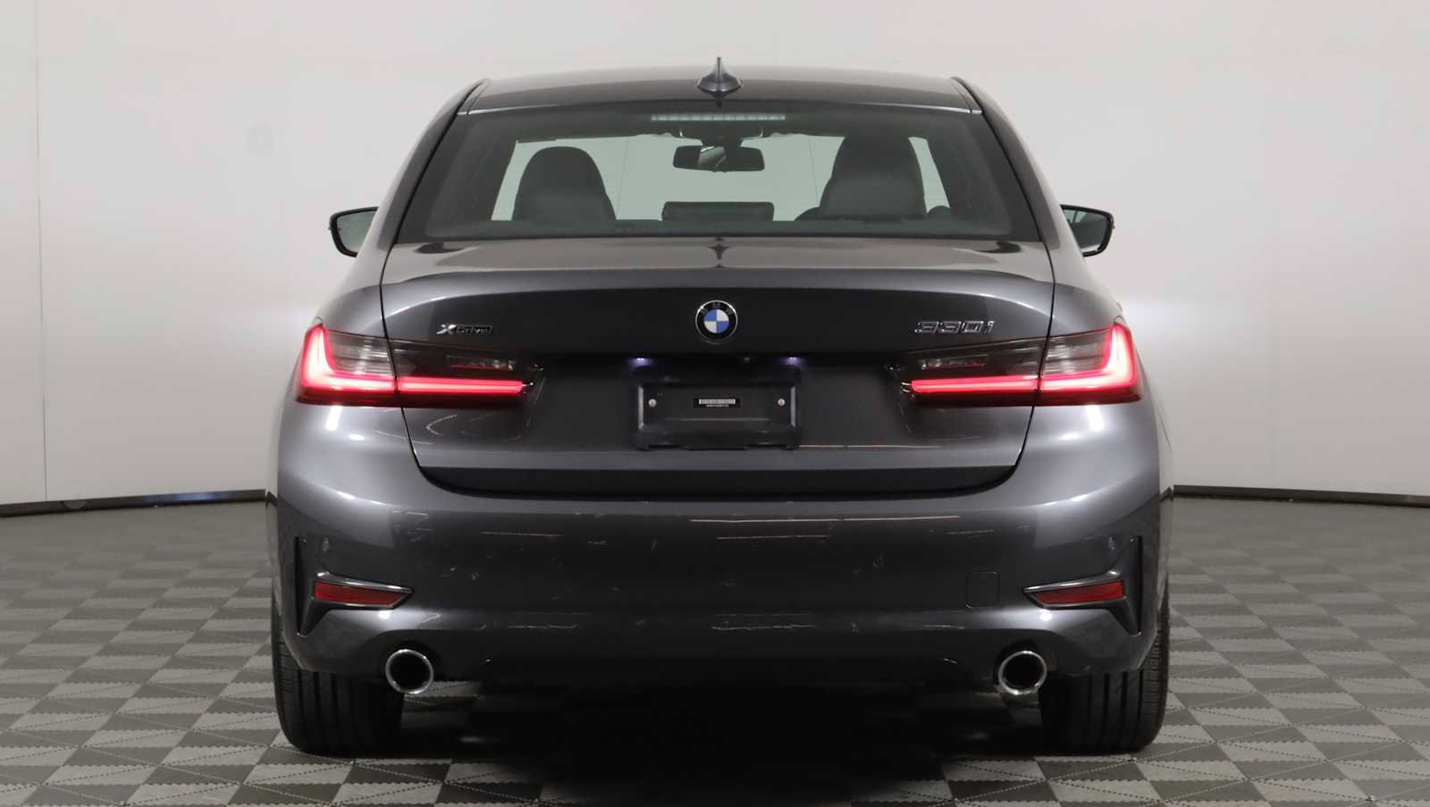 Used 2021 BMW 330i xDrive Sedan w/ Convenience Package AWD/4WD image 5