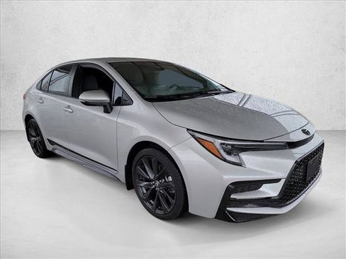 Used 2026 Toyota Corolla SE FWD image 3