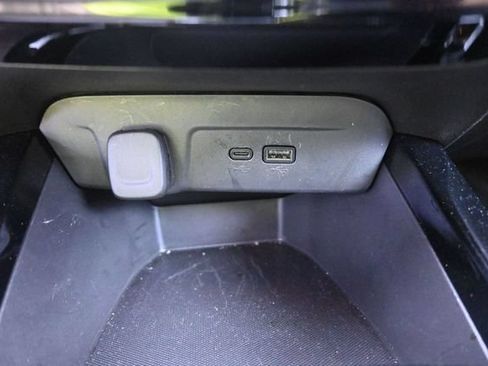Used 2025 Chevrolet Trax LT FWD image 29