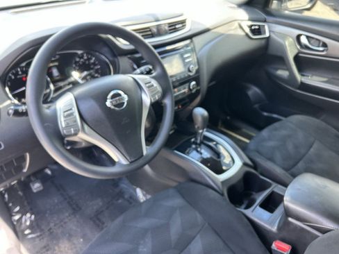 Used 2016 Nissan Rogue S FWD image 29