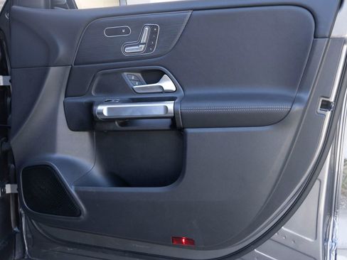 Used 2026 Mercedes-Benz GLB 250 image 25