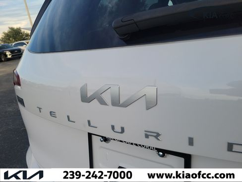 Certified 2025 Kia Telluride S FWD image 10