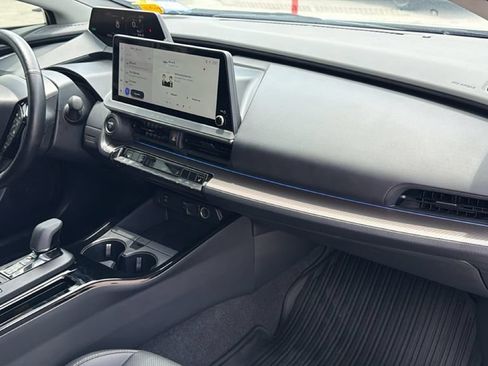 Used 2024 Toyota Prius XLE FWD image 30