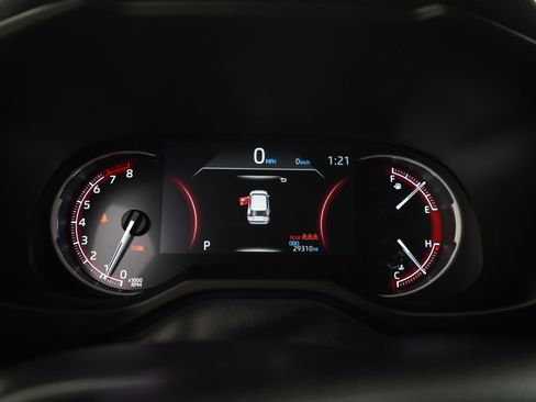 Used 2025 Toyota RAV4 XLE AWD/4WD image 27