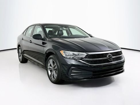 Used 2023 Volkswagen Jetta SE FWD image 3