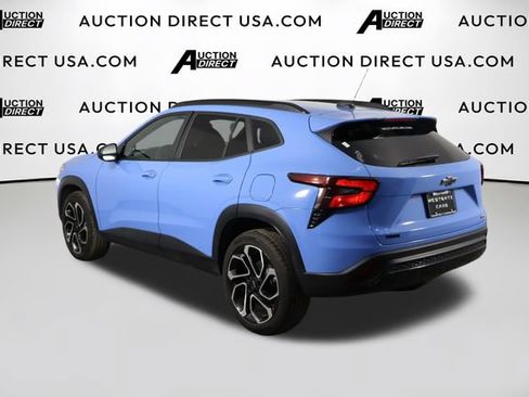 Used 2024 Chevrolet Trax RS w/ Sunroof Package FWD image 39