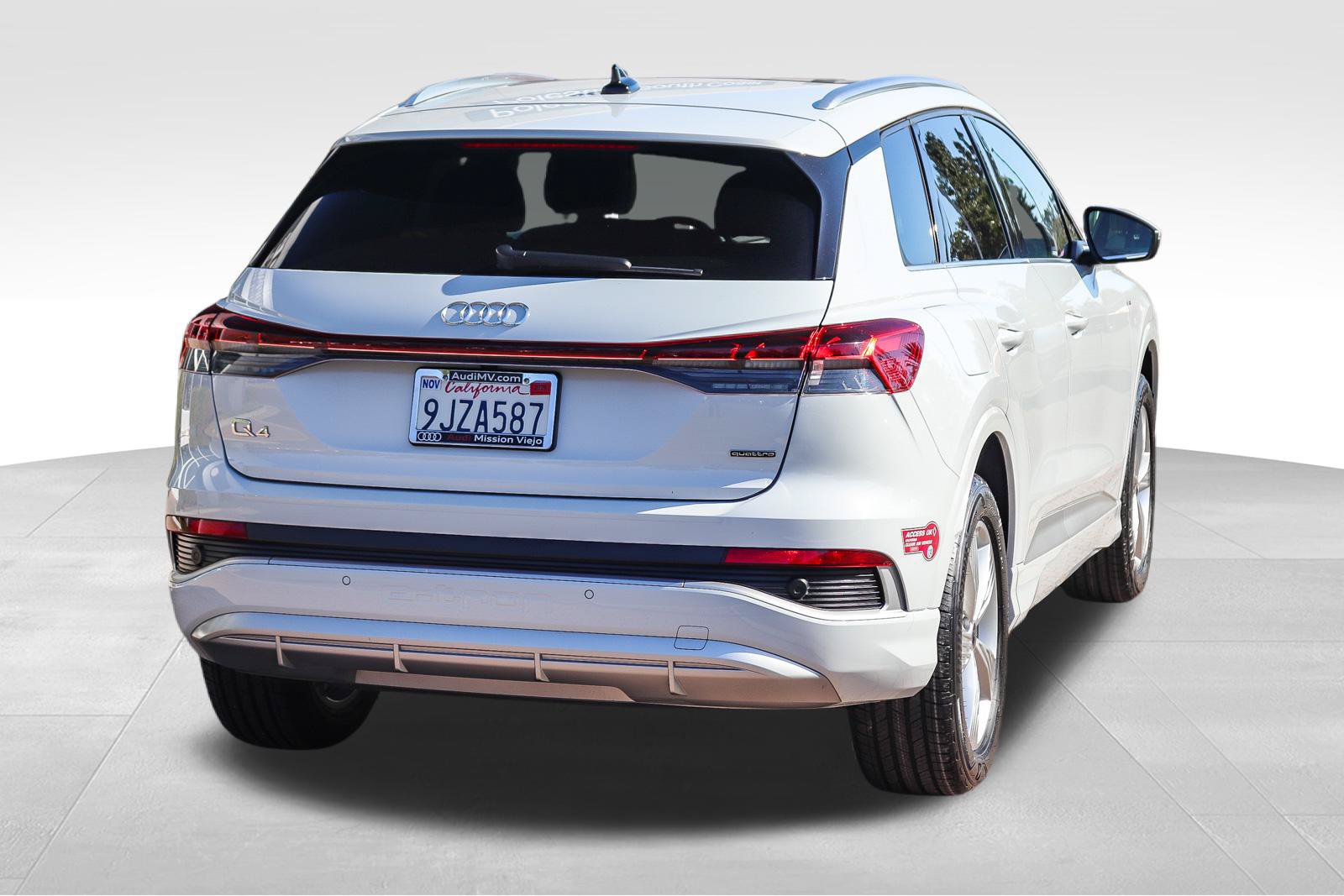 Used 2024 Audi Q4 e-tron Premium w/ Convenience Package AWD/4WD image 8