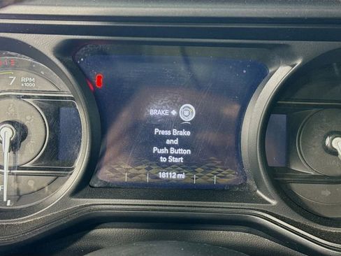 Used 2024 Jeep Wrangler Unlimited w/ Convenience Group image 12