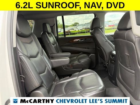 Used 2016 Cadillac Escalade ESV Luxury AWD/4WD image 37