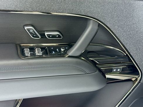 Used 2023 Land Rover Range Rover Sport SE Dynamic image 24