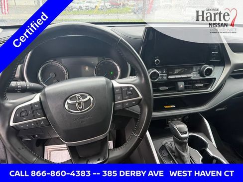 Used 2024 Toyota Highlander XLE AWD/4WD image 14