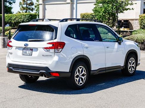 Used 2023 Subaru Forester Premium AWD/4WD image 5