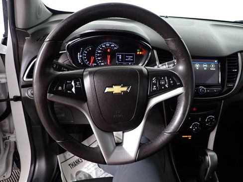 Used 2018 Chevrolet Trax LT w/ LT Convenience Package FWD image 24