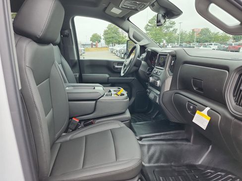 New 2026 GMC Sierra 2500 Pro image 8