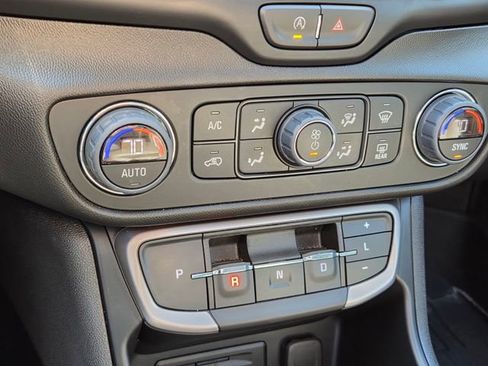 Used 2024 GMC Terrain AT4 w/ Infotainment Package II image 32