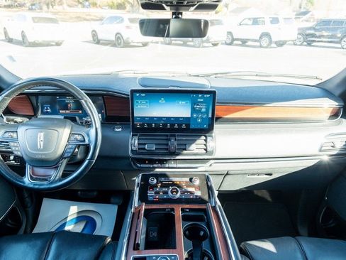 Used 2023 Lincoln Navigator Reserve image 28