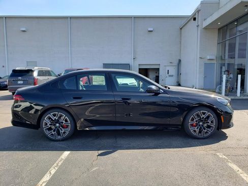 New 2026 BMW 530i xDrive w/ M Sport Package AWD/4WD image 3