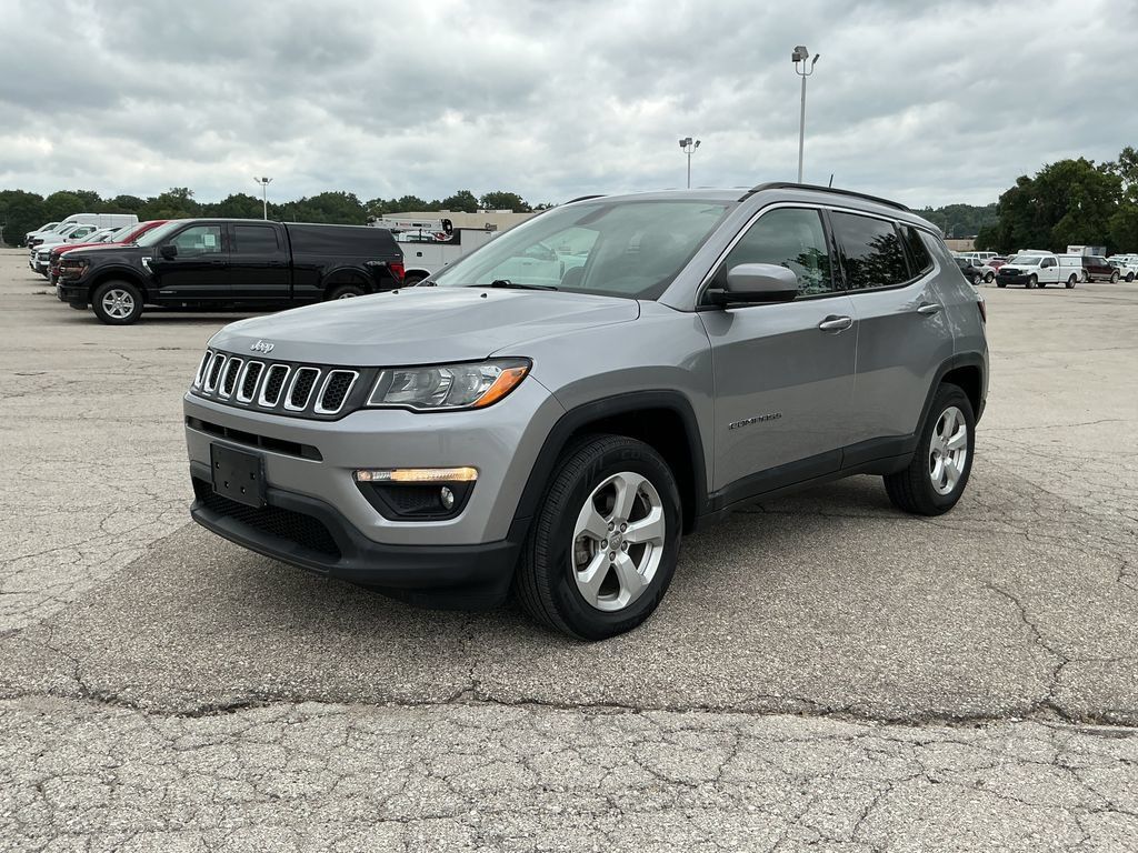 Used 2019 Jeep Compass Latitude AWD/4WD image 1