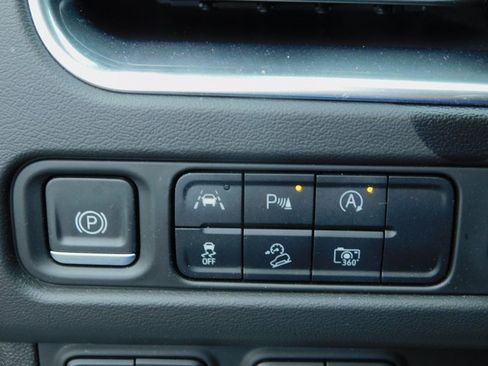 Used 2023 Chevrolet Tahoe High Country image 38