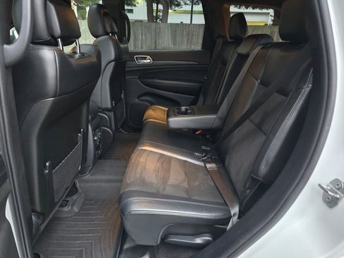 Used 2019 Jeep Grand Cherokee Altitude image 23