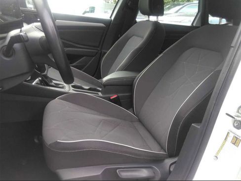 Used 2025 Volkswagen Jetta Sport FWD image 2