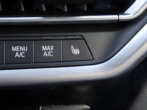 Used 2025 BMW X4 xDrive30i AWD/4WD image 27