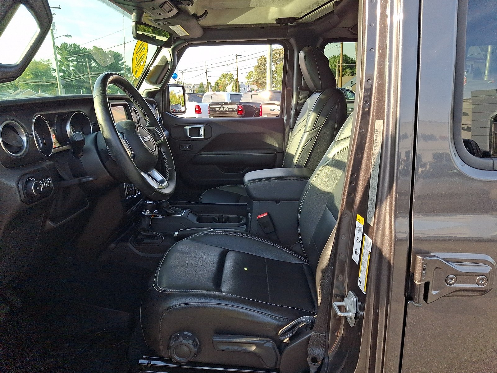 Used 2020 Jeep Wrangler Unlimited Sahara AWD/4WD image 13