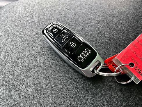 Used 2020 Audi Q7 2.0T Premium w/ Convenience Package image 32