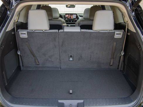 Used 2022 Toyota Highlander Platinum AWD/4WD image 51