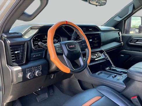 Used 2024 GMC Sierra 2500 AT4 w/ AT4 Premium Plus Package AWD/4WD image 18