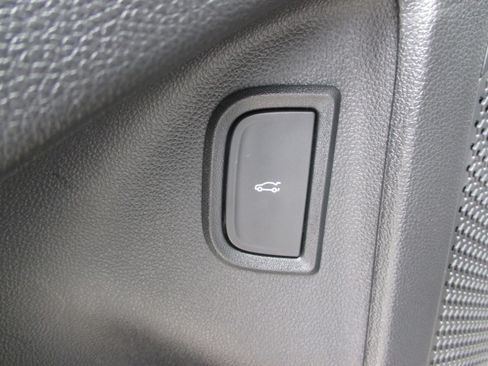 Used 2025 Chevrolet Blazer EV LT w/ Super Cruise Package AWD/4WD image 14
