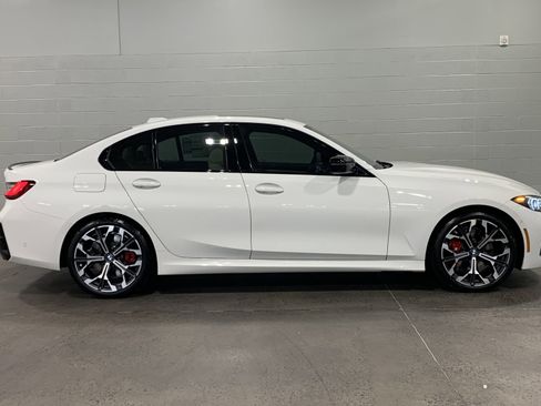 Used 2026 BMW 330i Sedan w/ M Sport Package RWD image 9