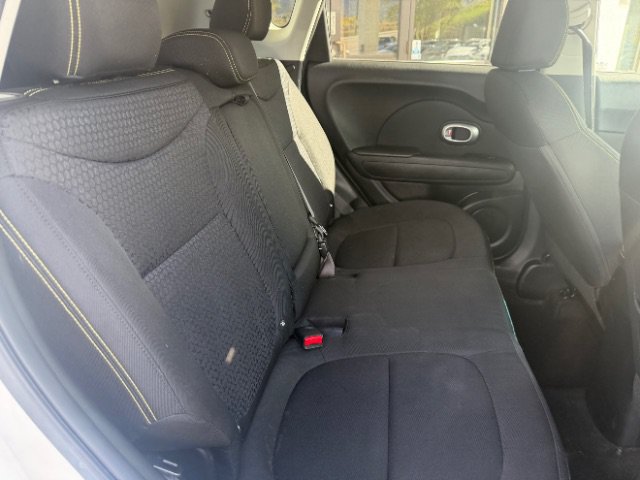 Used 2014 Kia Soul + FWD image 12