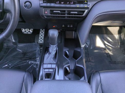 Used 2026 Toyota Camry SE FWD image 18