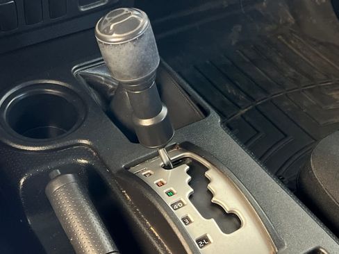 Used 2009 Toyota FJ Cruiser 4WD image 22