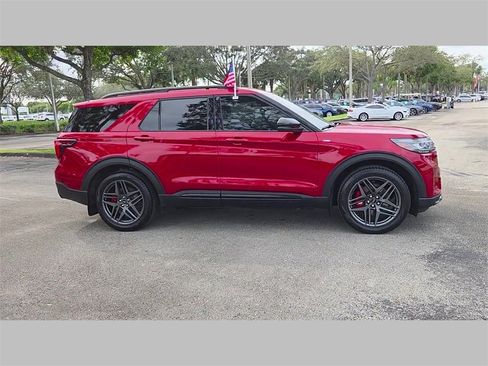 Used 2025 Ford Explorer ST-Line w/ Premium Package image 39