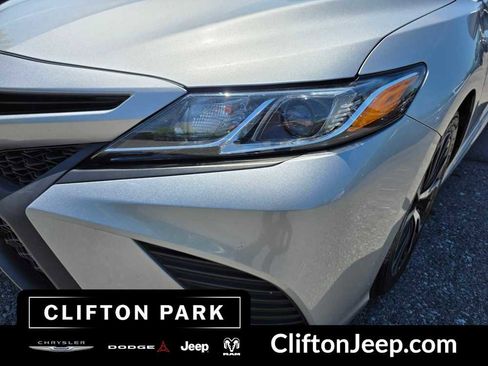 Used 2020 Toyota Camry SE w/ Cold Weather Package AWD/4WD image 7