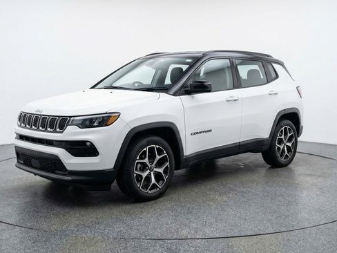 Used 2025 Jeep Compass Limited AWD/4WD image 3
